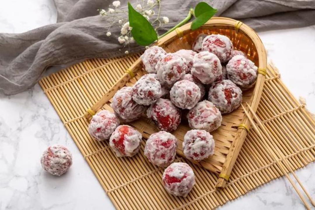 冰与糖的夏日博弈:当传统糖葫芦披上清凉战甲