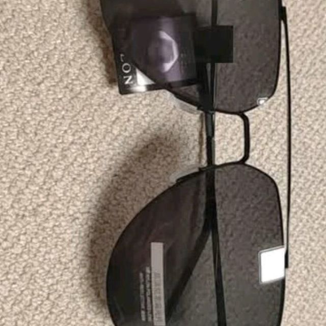 暴龙偏光墨镜：防晒与造型兼备