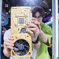 500万卡皇？！华硕 ROG 夜神 RTX 5090 D 黄金显卡