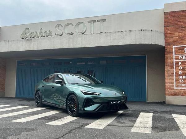 试驾长安第三代UNI-V：顺应潮流，给你满满的情绪价值