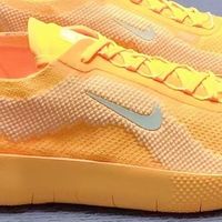 Nike Free 2025 橙色织物训练鞋：运动场上的活力新宠！