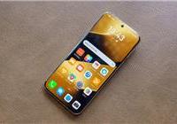余承东演示华为Pura 80 Pro+吹灭蜡烛：再现发布会名场面