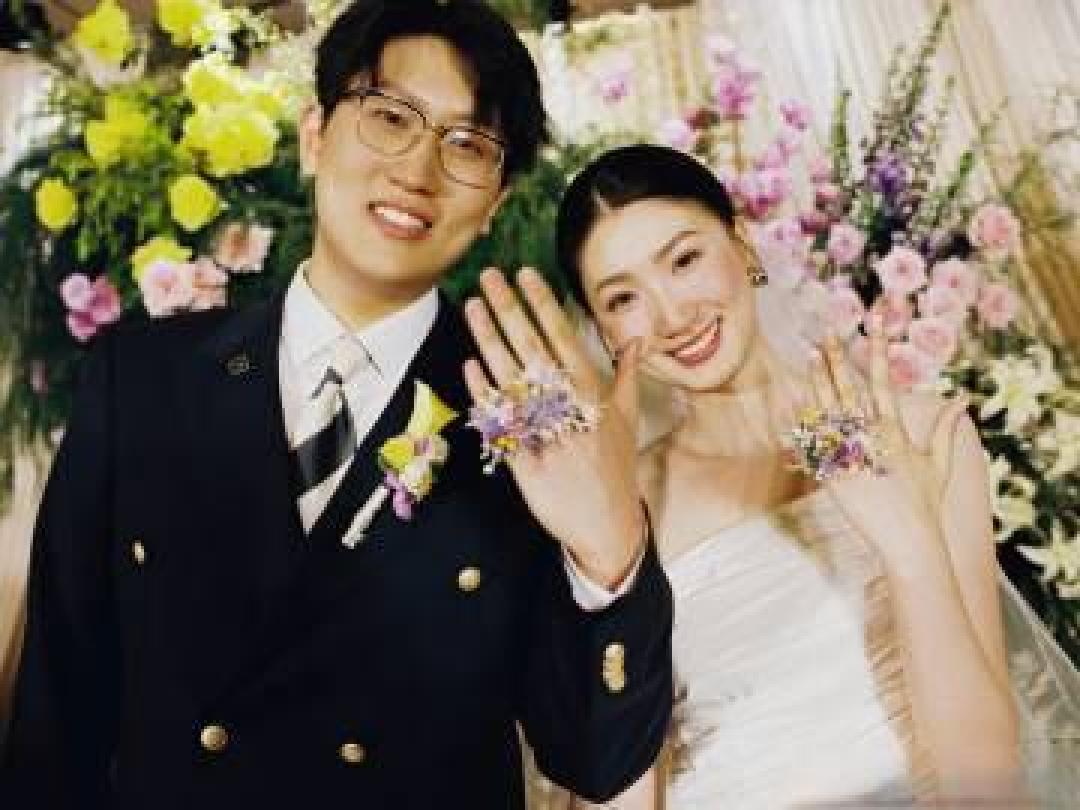 婚礼胶片机：亲友快门下的36次心跳与永不褪色的晨雾