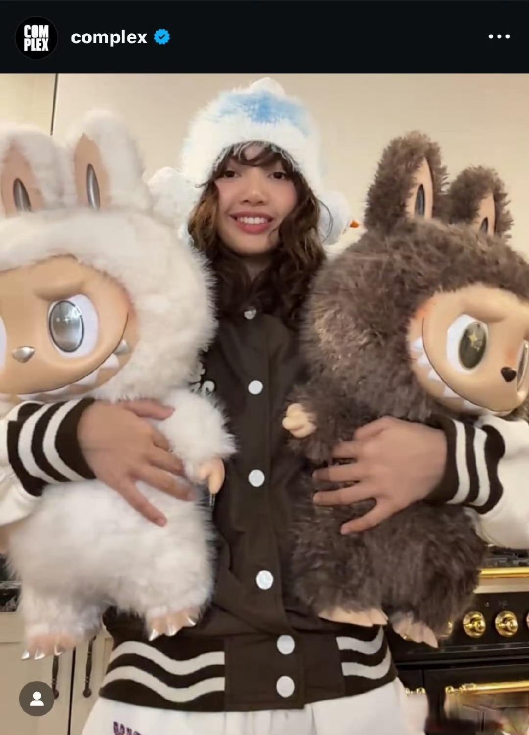 断眉杭州巡演狂晒Labubu 揭秘顶流为何偏爱这只丑萌小怪兽