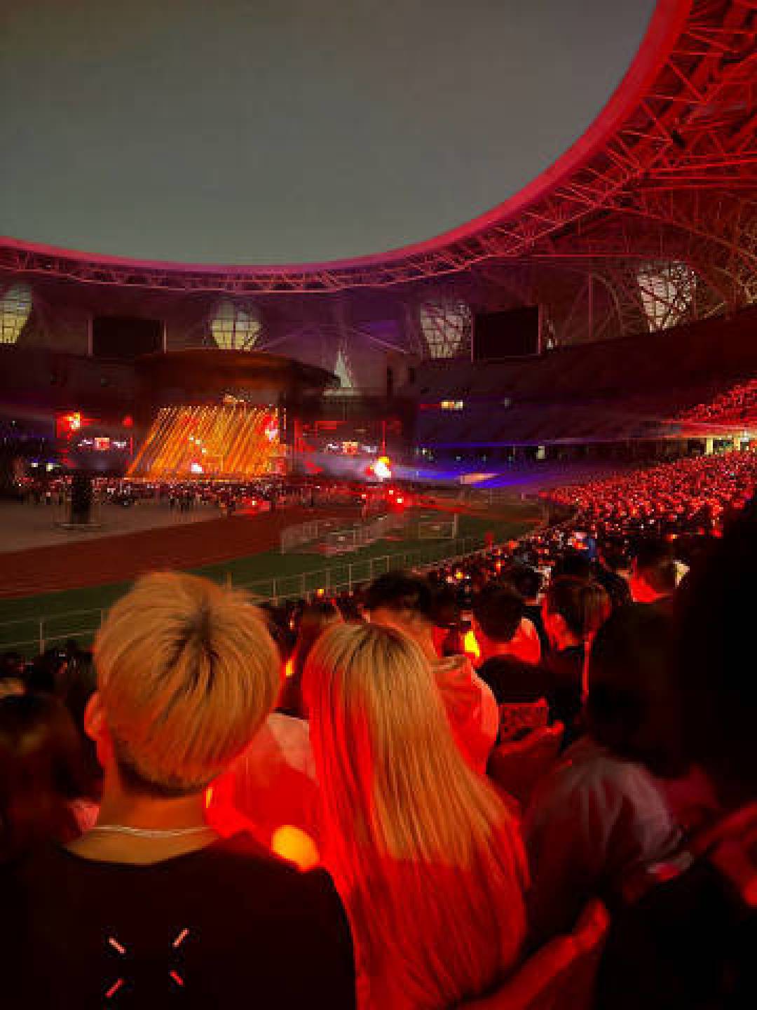 周杰伦园游会燃情今夏 白昼小熊掀起三代人萤火夜歌会