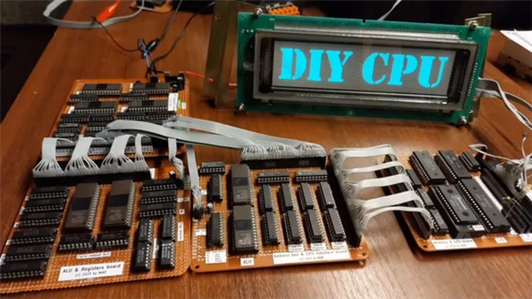 真·手搓CPU！旧芯片打造完整CPU：纯手工焊接+1800行汇编代码