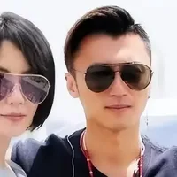 王菲凭《传奇》登上春节晚后，成为最受欢迎金曲，被告索赔300万