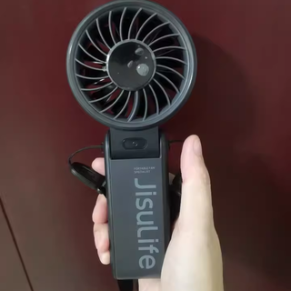几素风扇：挂脖折叠随心换，一档能吹 15 小时​
