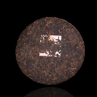 八角亭 2012 年越陈越香普洱熟茶：时光沉淀的醇厚之味