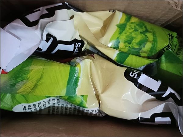 香脆地瓜干薄脆红薯片芝麻香番薯干碳烤薯片农家自制零食袋装整箱