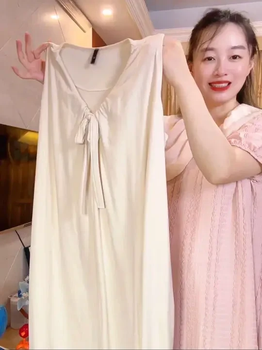 猫人大品牌，莫代尔睡裙真的太舒服了，漂亮的可以穿出门了#舒适家居服 #夏季穿搭 #睡衣家居服 #面料舒适透气 #睡裙