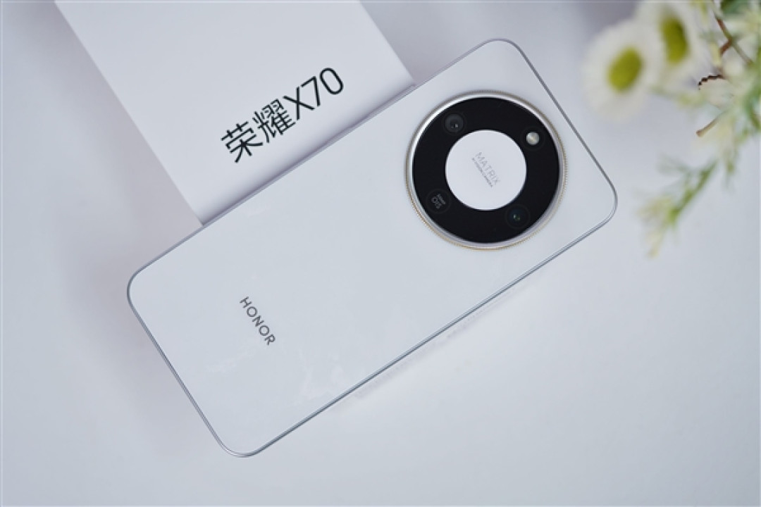 史上最大电池手机!荣耀X70图赏