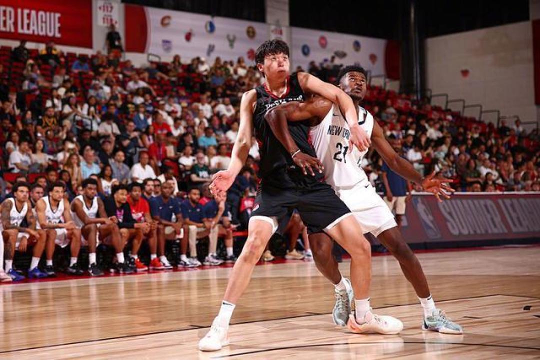 杨瀚森夏联三分神准惊艳NBA 中国高炮台投射蜕变获比卢普斯盛赞