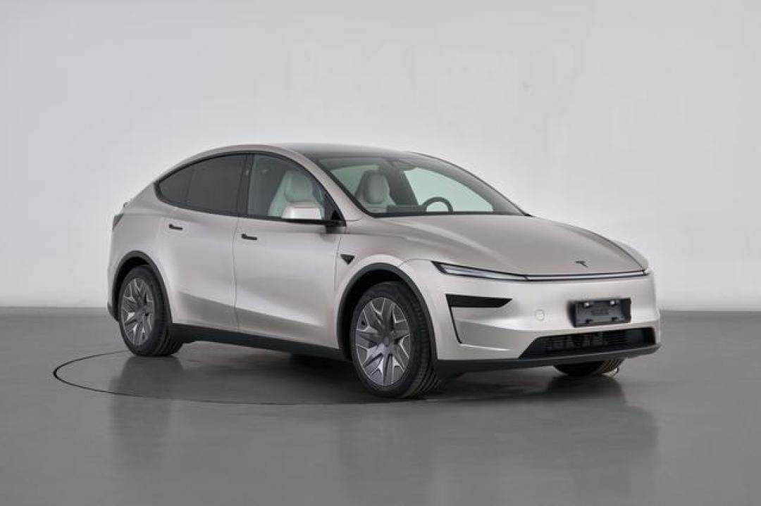 特斯拉Model Y L金秋上市:加长轴距+六座布局,中国特供车型剑指高端家庭市场