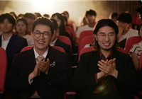 小米REDMI首部短剧！《时空合伙人》今天12点正式开播