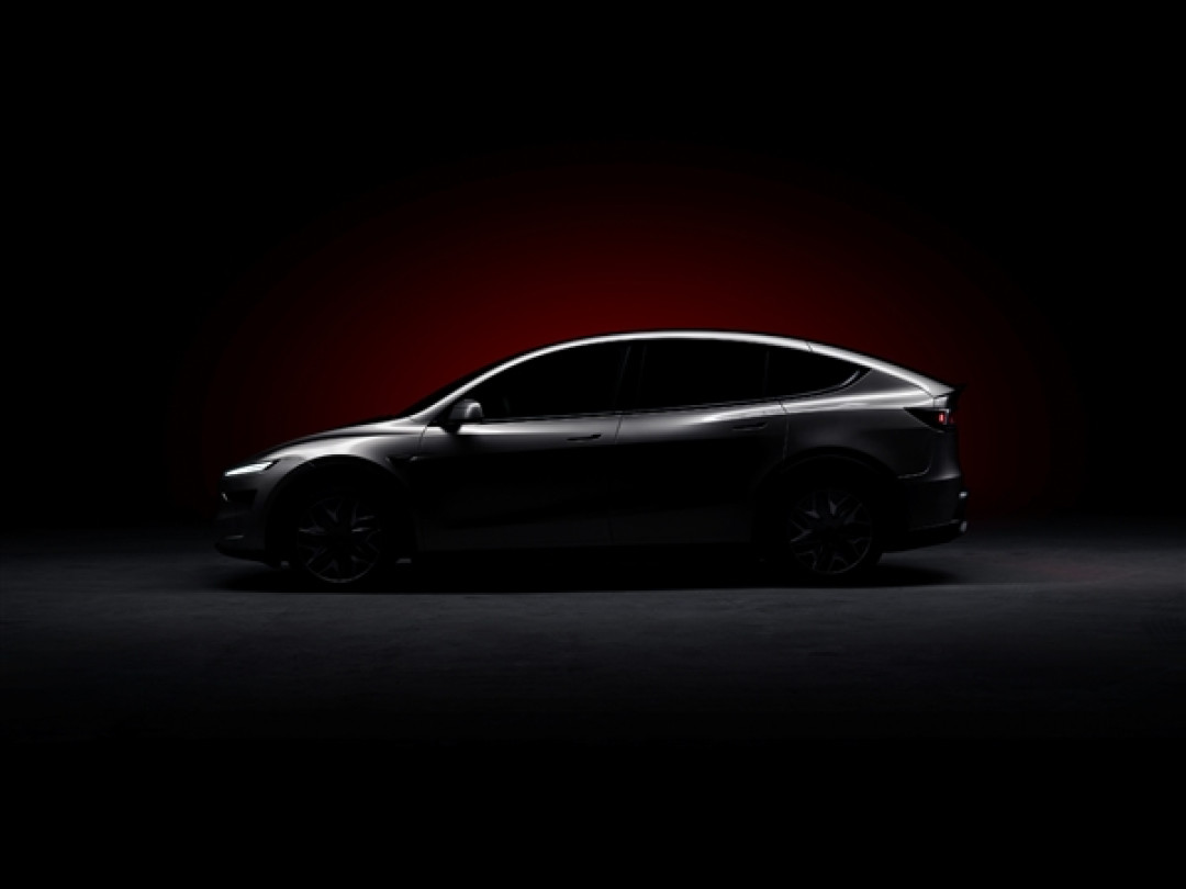 大六座来了!特斯拉Model Y L外观正式公布:预估售价40万 尾标亮了