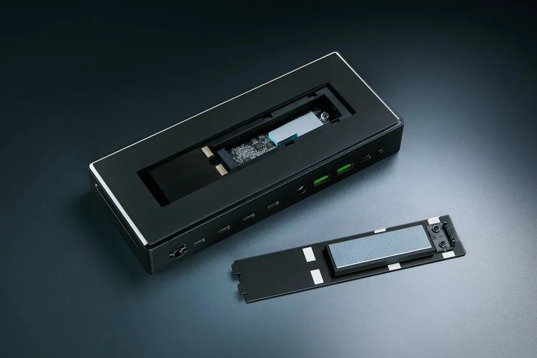 雷蛇战核X V2显卡拓展坞发布,另外还有雷电5拓展坞