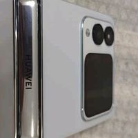 【华为nova Flip：小折叠屏的时尚与实用主义革命】