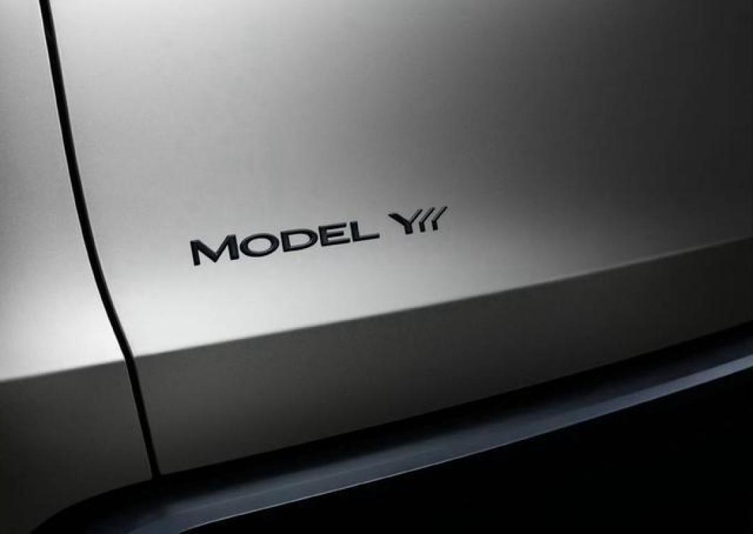 特斯拉Model Y L六座版秋季上市：轴距加长至3米 剑指家庭出行市场