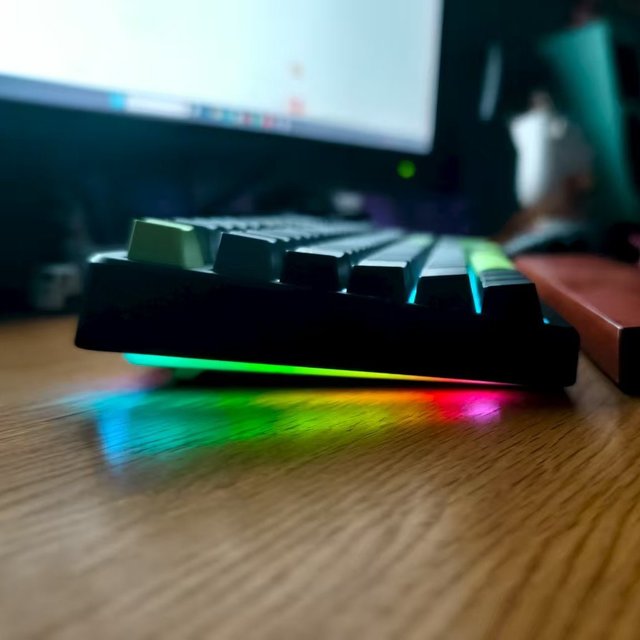 你全面的像个水桶！——雷柏 V700DIY-98机械键盘