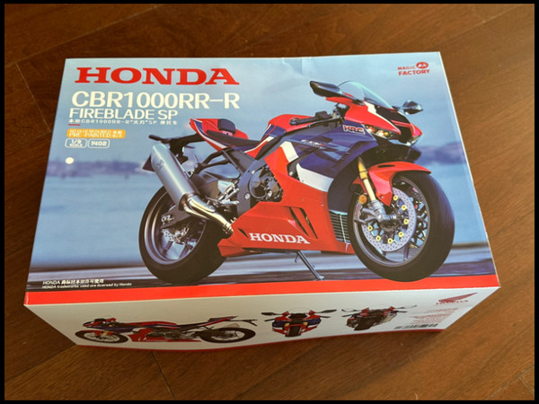 【模型版件评测】魔力工厂1/9 本田 HONDA CBR1000RR R 火刃 机车 摩托车模型预上色版 组装体验