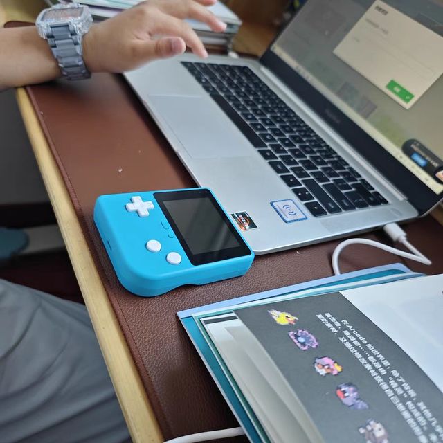 微软Makecode Arcade饼干掌机购买体验笔记