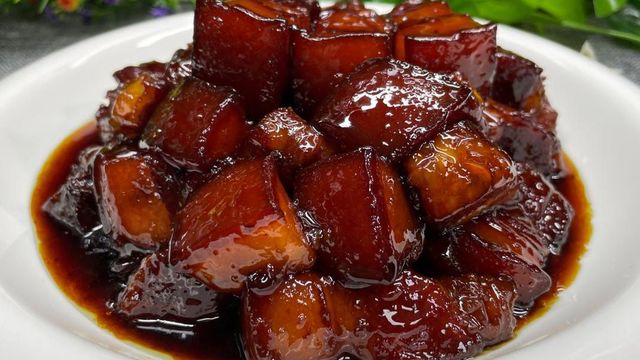 厨房翻车记：红烧肉变黑暗料理