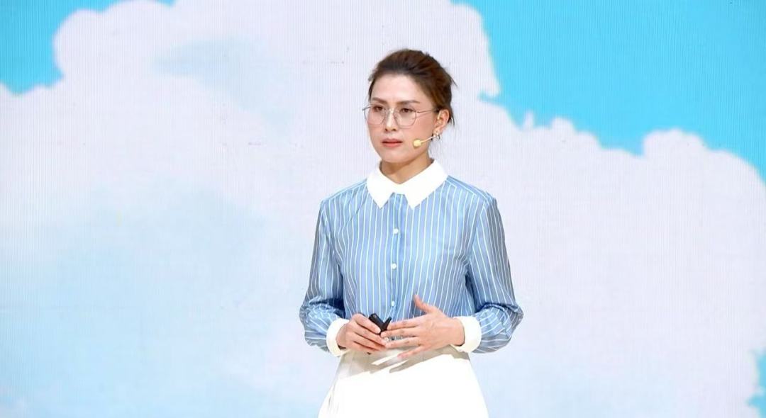 重构时尚出行基因：爱玛×黄油小熊联名系列发布引领电动两轮车美学革命