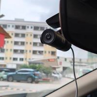 无须走线轻松安装的行车记录仪