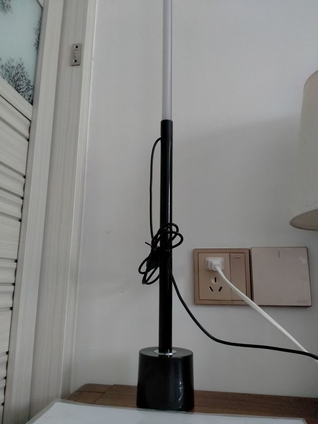 一盏温柔的陪伴，简约氛围落地灯！