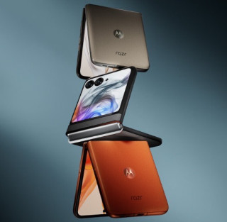 摩托罗拉Razr 50：揣兜里的“蝴蝶结”，复古又实用！