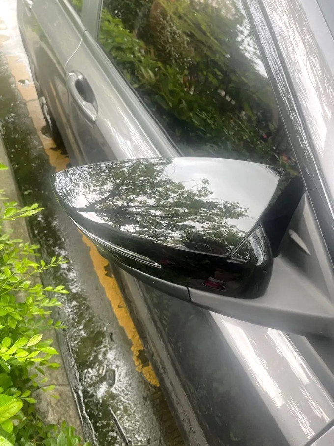 溥畔后视镜