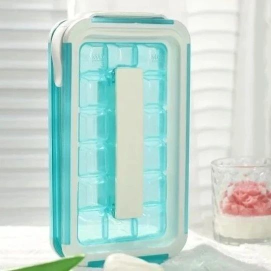 超好用的丹麦冰格！一压一拉1秒取冰，防味防漏不卡冰，还能当冰壶~