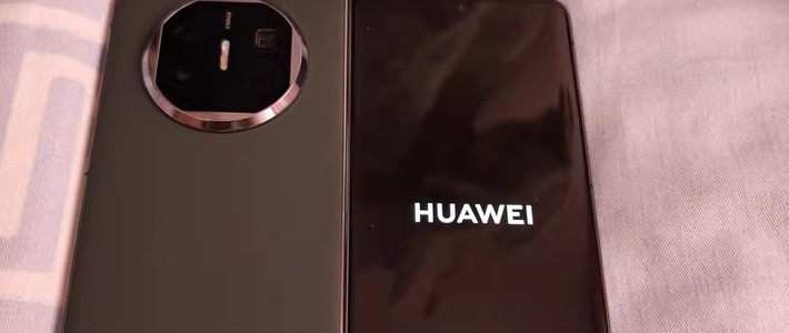 优雅折叠体验：HUAWEI Mate X5