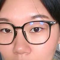 现在戴眼镜哪还只为看清东西啊，