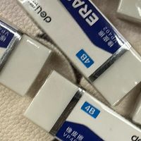 得力橡皮擦：高效擦除，纸张整洁