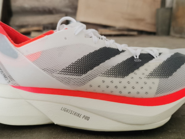 毋庸置疑！｜2025开箱欣赏Adidas Adizero Adios Pro 3（阿迪达斯/碳板竞速/LightStrike Pro）