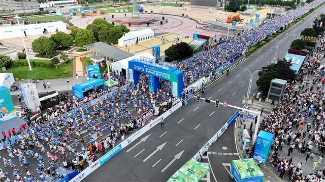 清凉马拉松燃动19℃盛夏 十届六盘水赛事见证"凉都"体旅融合发展新路径