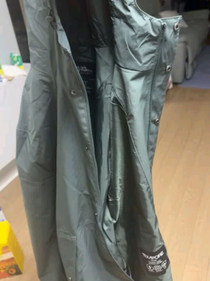狼爪冲锋衣