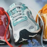 KITH x New Balance 204L 联名发售！夏日三色绎潮流新姿态！