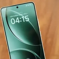骁龙8至尊版+2K直屏+IP68，它仍然是2500左右最“平衡”的手机！