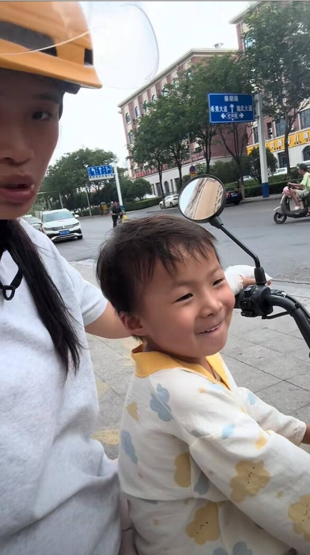 带患癌女儿送外卖女骑手丈夫发声:最艰难的日子熬过来了