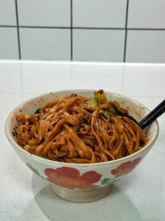 番茄鸡蛋油泼面的做法