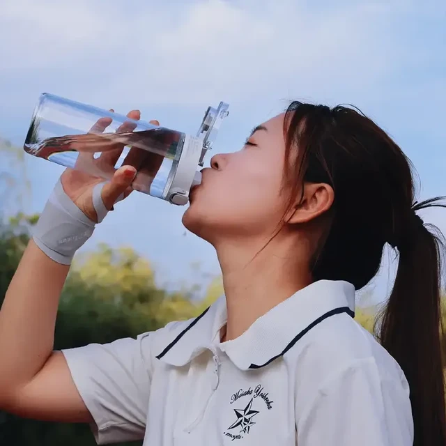 救命！夏日运动全靠它续命！米家便携水杯真的太太太能打了