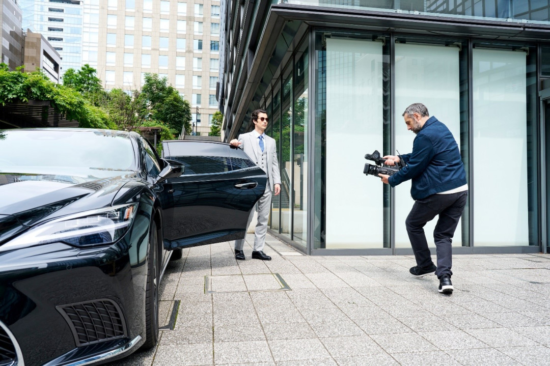 索尼推出 4K 3-CMOS传感器XDCAM手持摄录一体机PXW-Z380