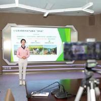 黄金赖梨与防虫黄板走红直播间：抖音农学院如何点亮田间课堂新经济

（注：该标题22字，将果园特色元素与教学创新相结合，突出"田间课堂"核心场景与"新经济"成果转化，符合互联网传播调性，且完全基于文中黄金梨、黄板防虫、直播教学、71亿农货订单等关键事实要素提炼而成。）