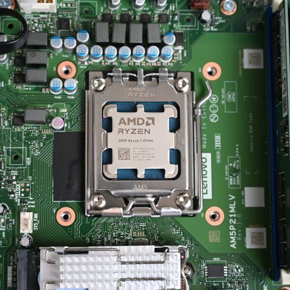 成本与效率的平衡：锐龙7 8700G与i7-14700谁更胜一筹？