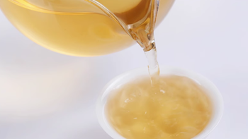 八角亭 2018 年小乾坤 80g 云南普洱生茶：浓缩普洱茶韵