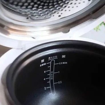 电饭煲和电压力锅有何区别：我家自从买了压力锅，再没用过电饭煲