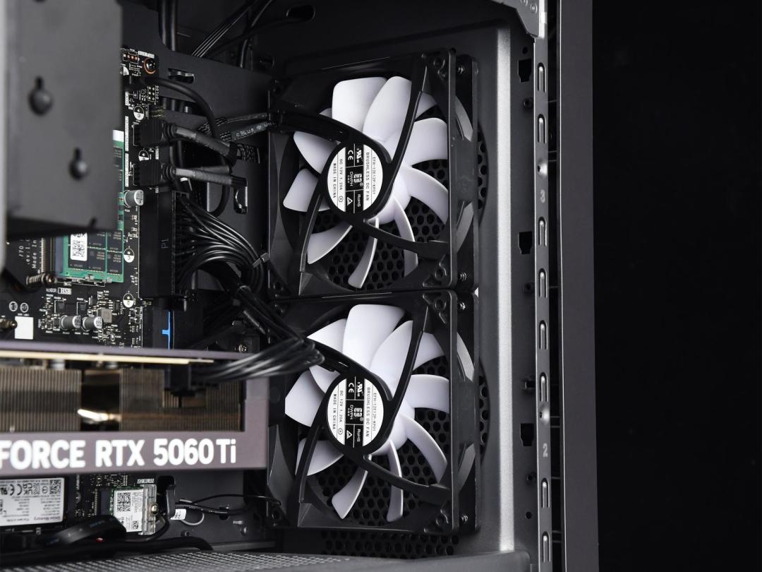 RTX50系显卡锦上添花,性能依旧给力,拯救者刃7000K超能版评测